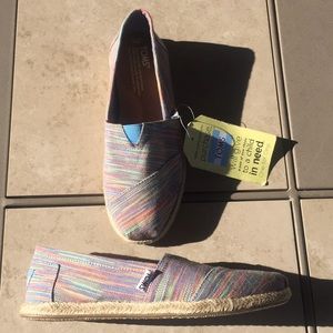 Toms women’s classic blue aster multi color